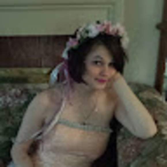 Meet your Posher, Isabelle - Picture 1 of 1